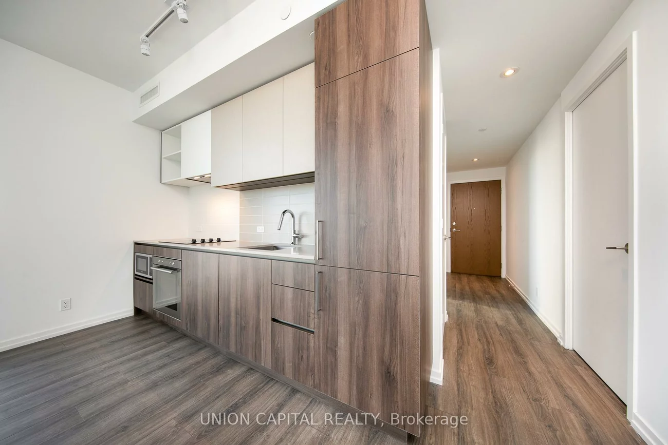 1000, Portage, Vaughan Corporate Centre, Vaughan