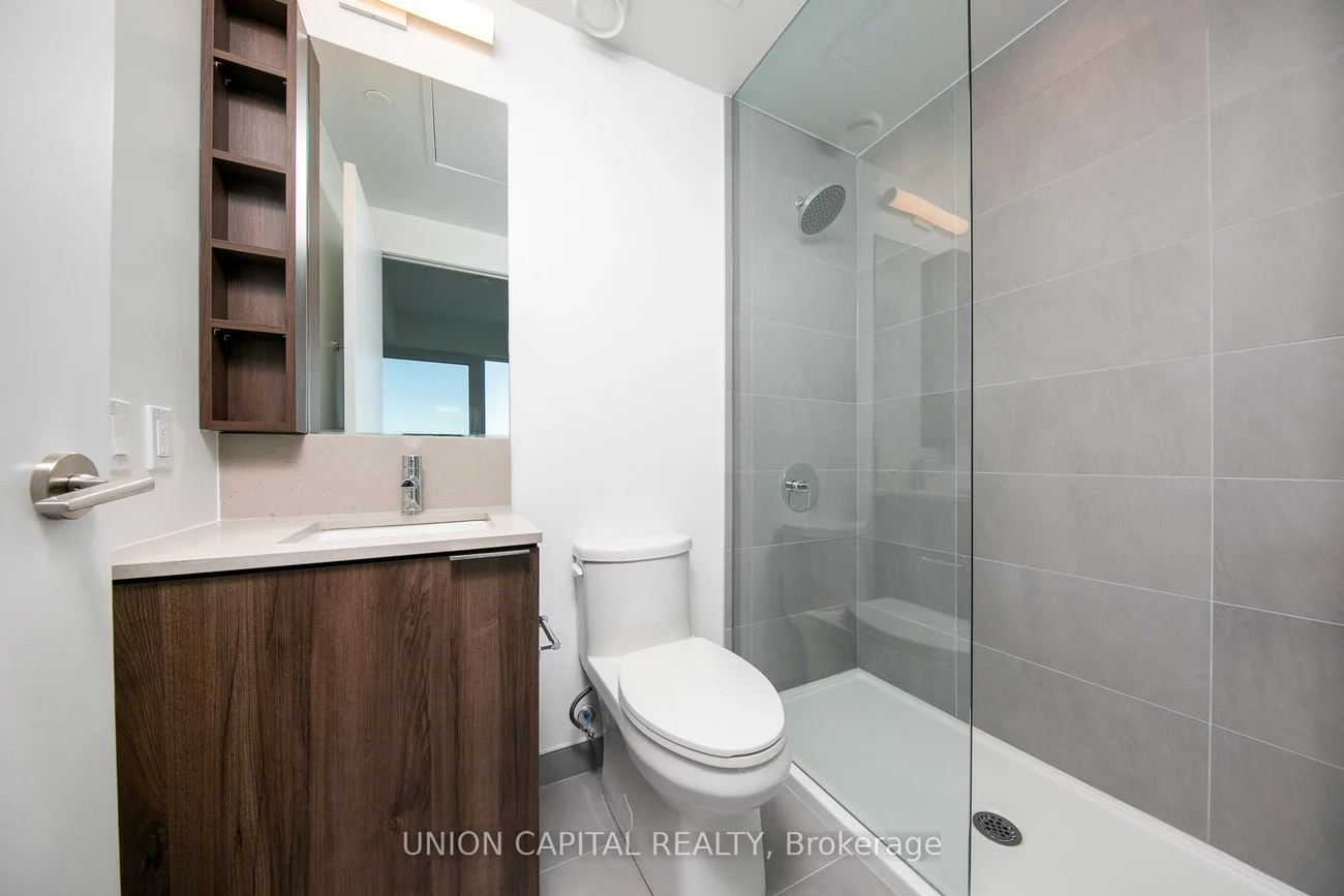 1000, Portage, Vaughan Corporate Centre, Vaughan