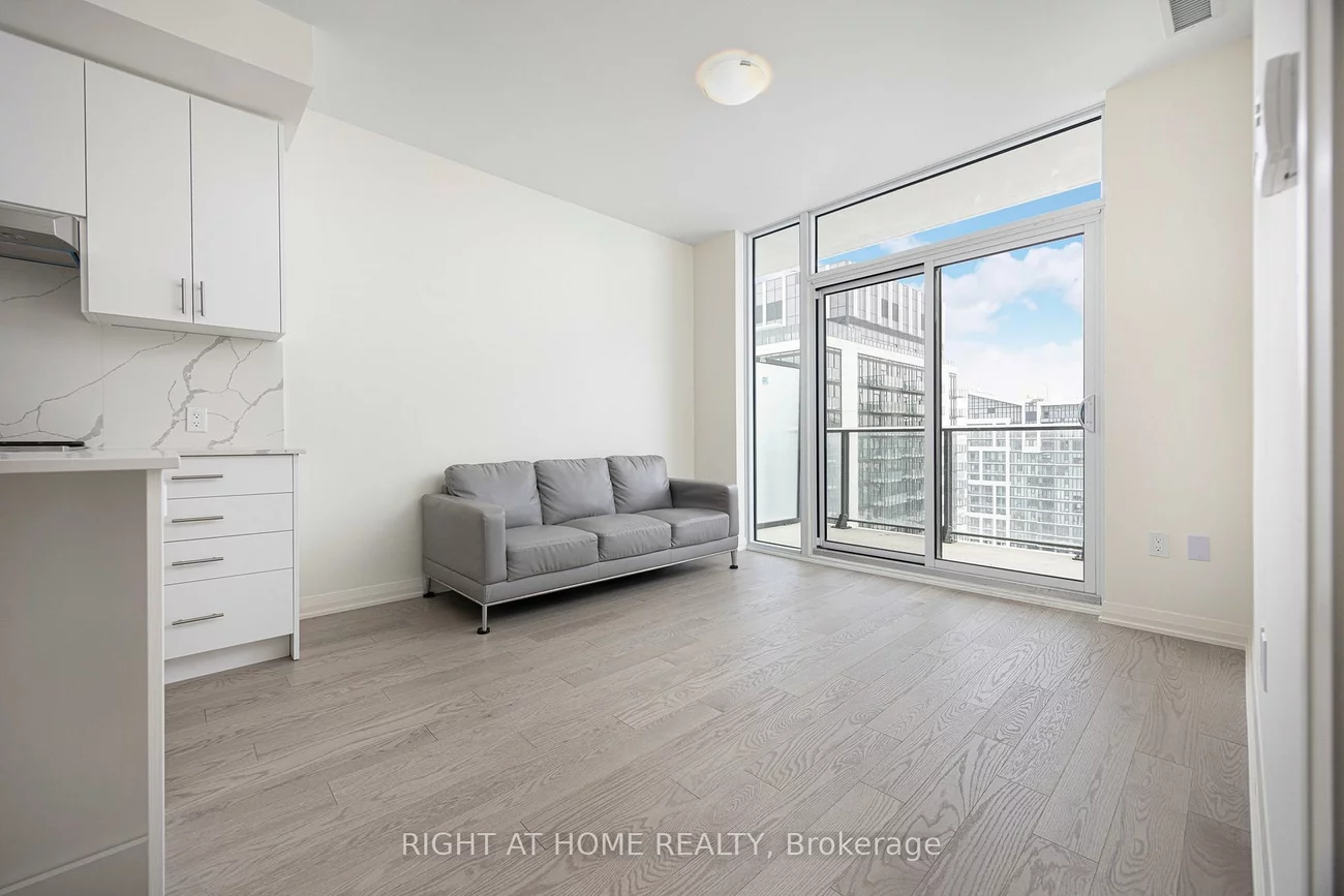 8960, Jane, Vellore Village, Vaughan