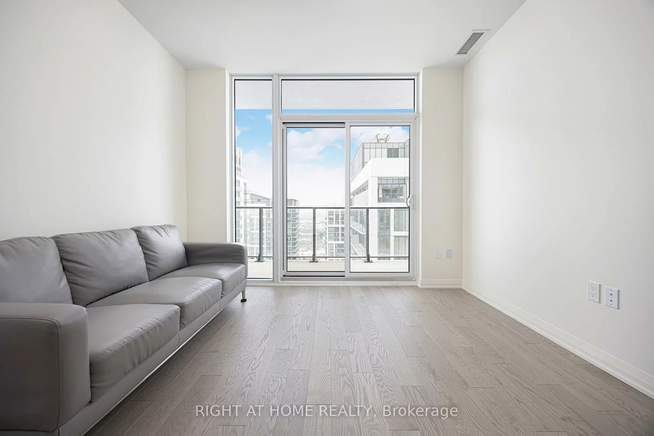 8960, Jane, Vellore Village, Vaughan