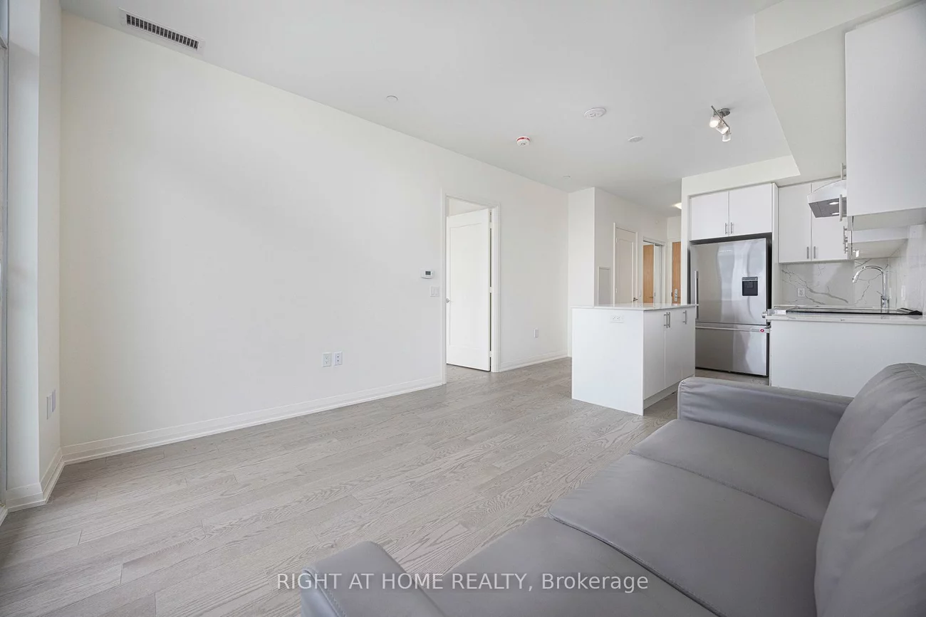 8960, Jane, Vellore Village, Vaughan