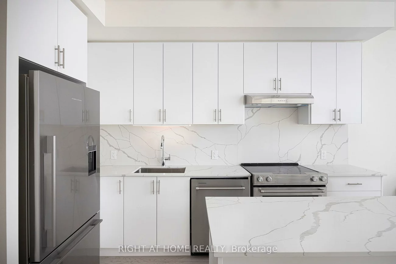 8960, Jane, Vellore Village, Vaughan