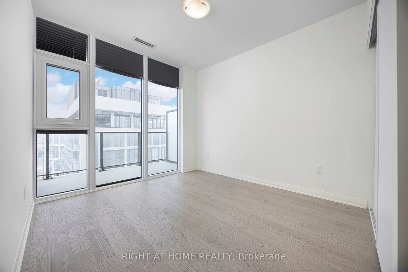 8960, Jane, Vellore Village, Vaughan