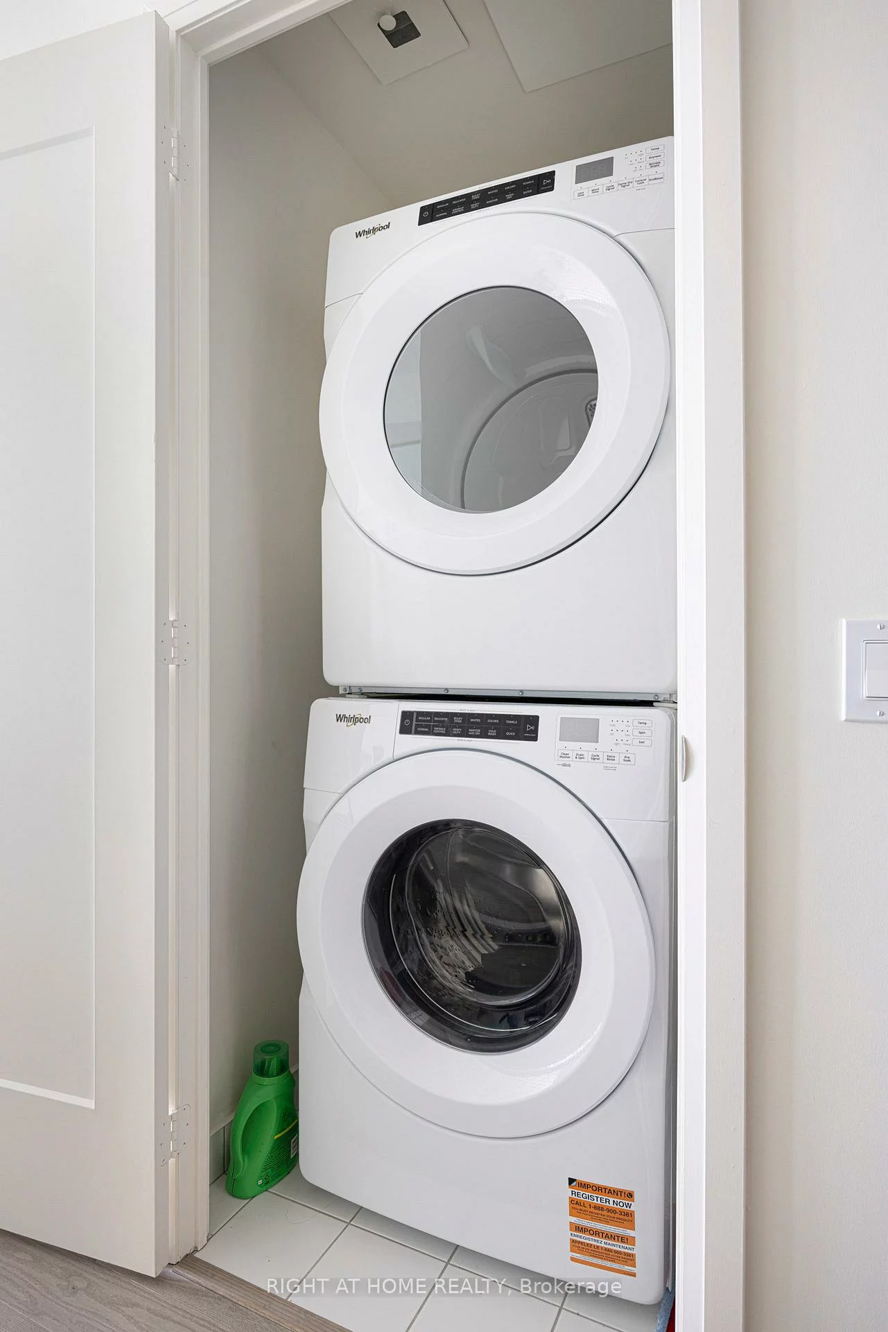 8960, Jane, Vellore Village, Vaughan