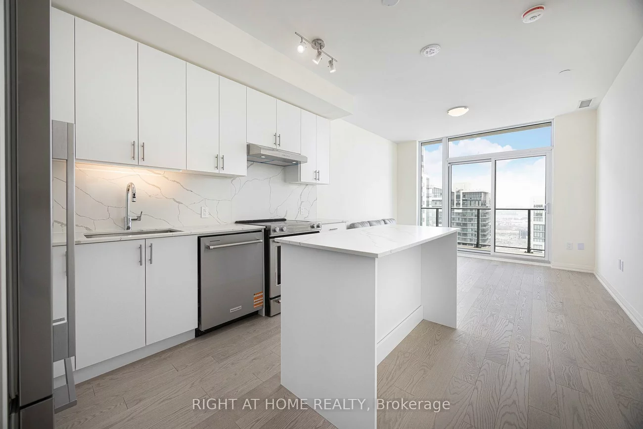 8960, Jane, Vellore Village, Vaughan