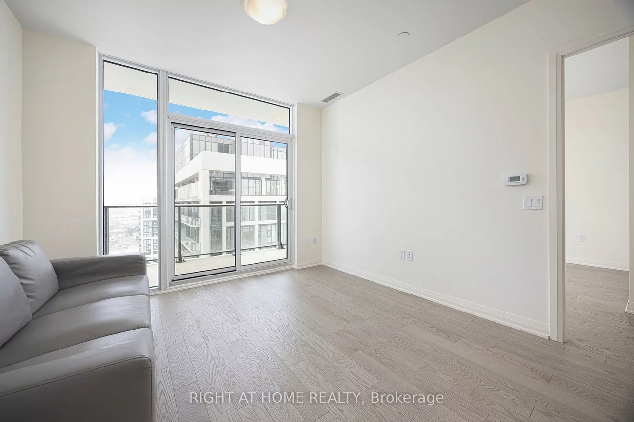 8960, Jane, Vellore Village, Vaughan