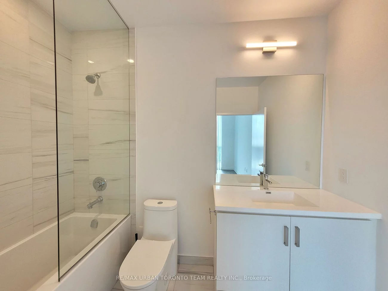 38, Honeycrisp, Vaughan Corporate Centre, Vaughan