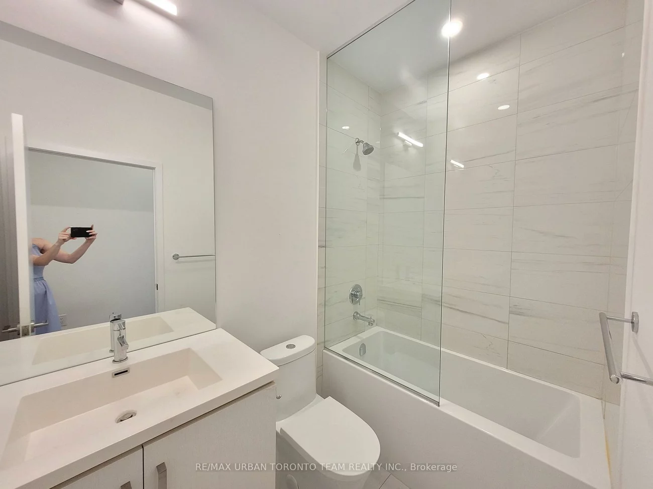 38, Honeycrisp, Vaughan Corporate Centre, Vaughan