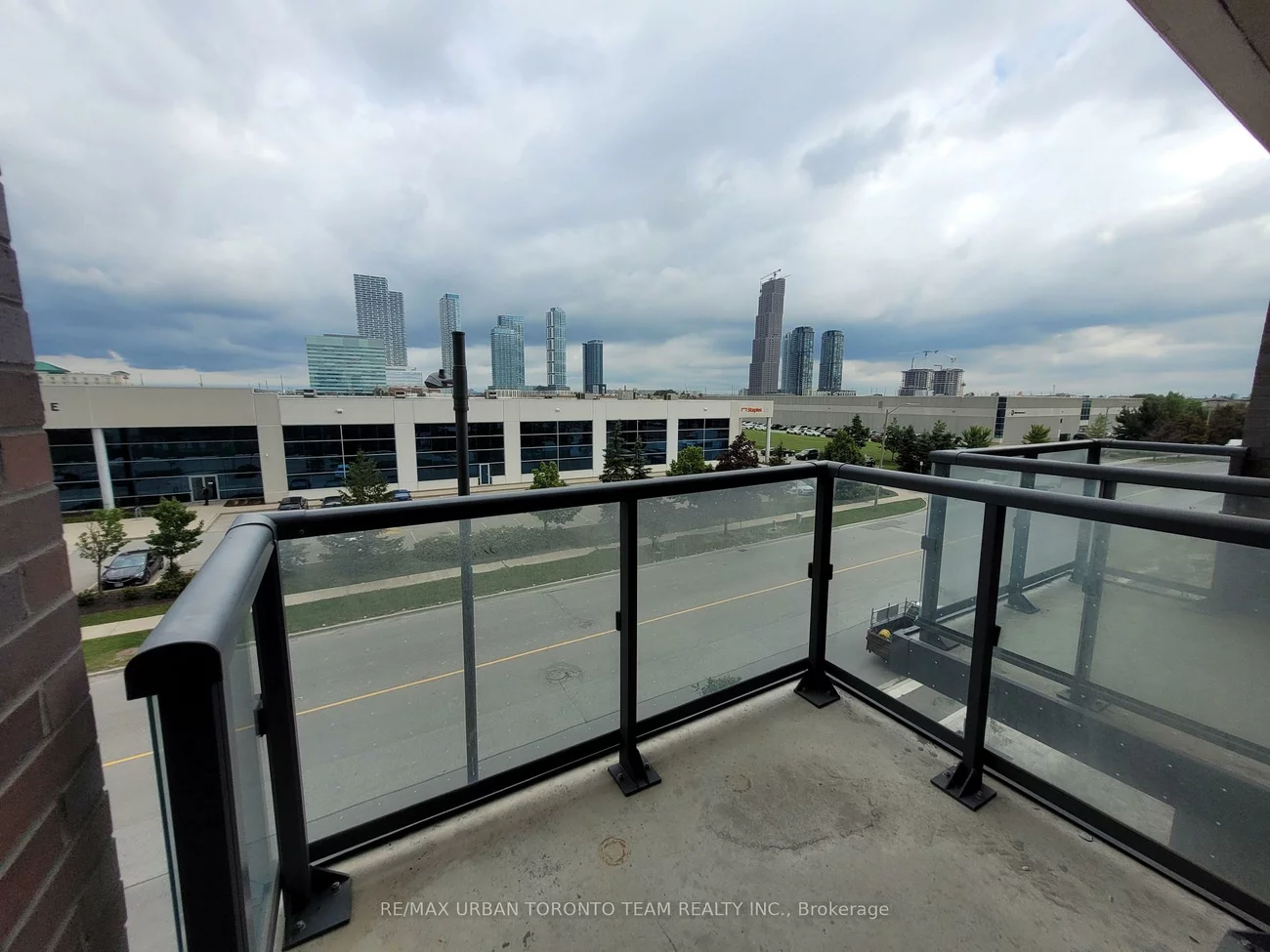 38, Honeycrisp, Vaughan Corporate Centre, Vaughan