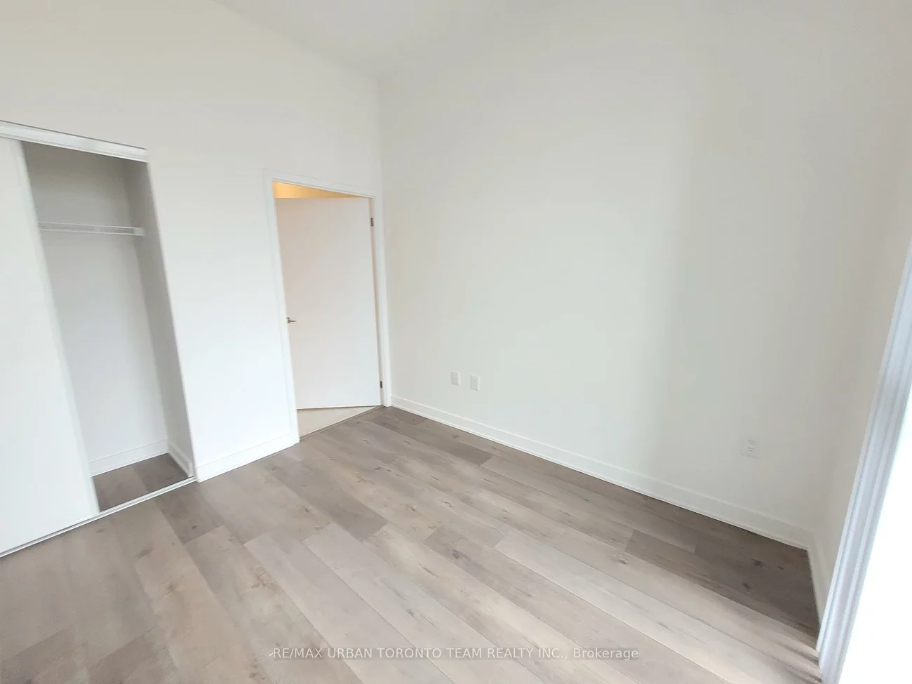 38, Honeycrisp, Vaughan Corporate Centre, Vaughan