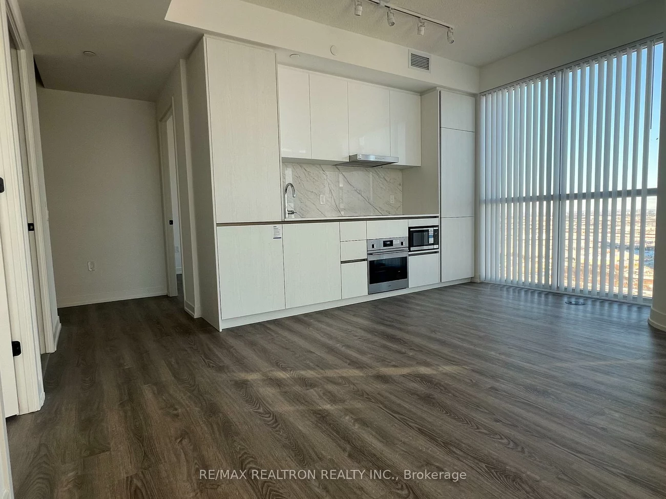 8, Interchange, Vaughan Corporate Centre, Vaughan