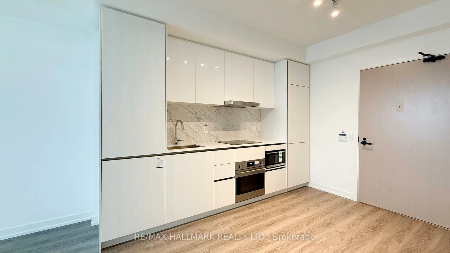 8, Interchange, Vaughan Corporate Centre, Vaughan