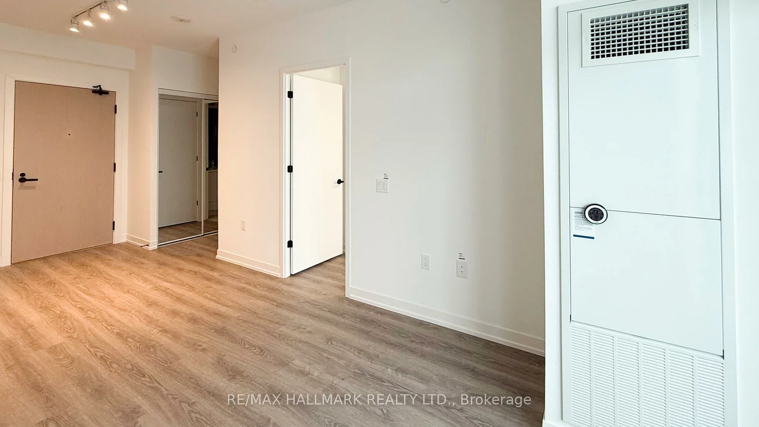 8, Interchange, Vaughan Corporate Centre, Vaughan