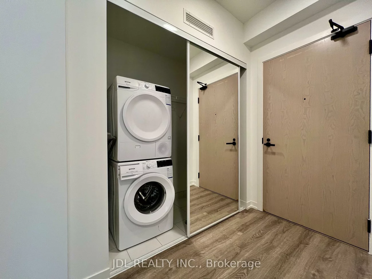 8, Interchange, Vaughan Corporate Centre, Vaughan