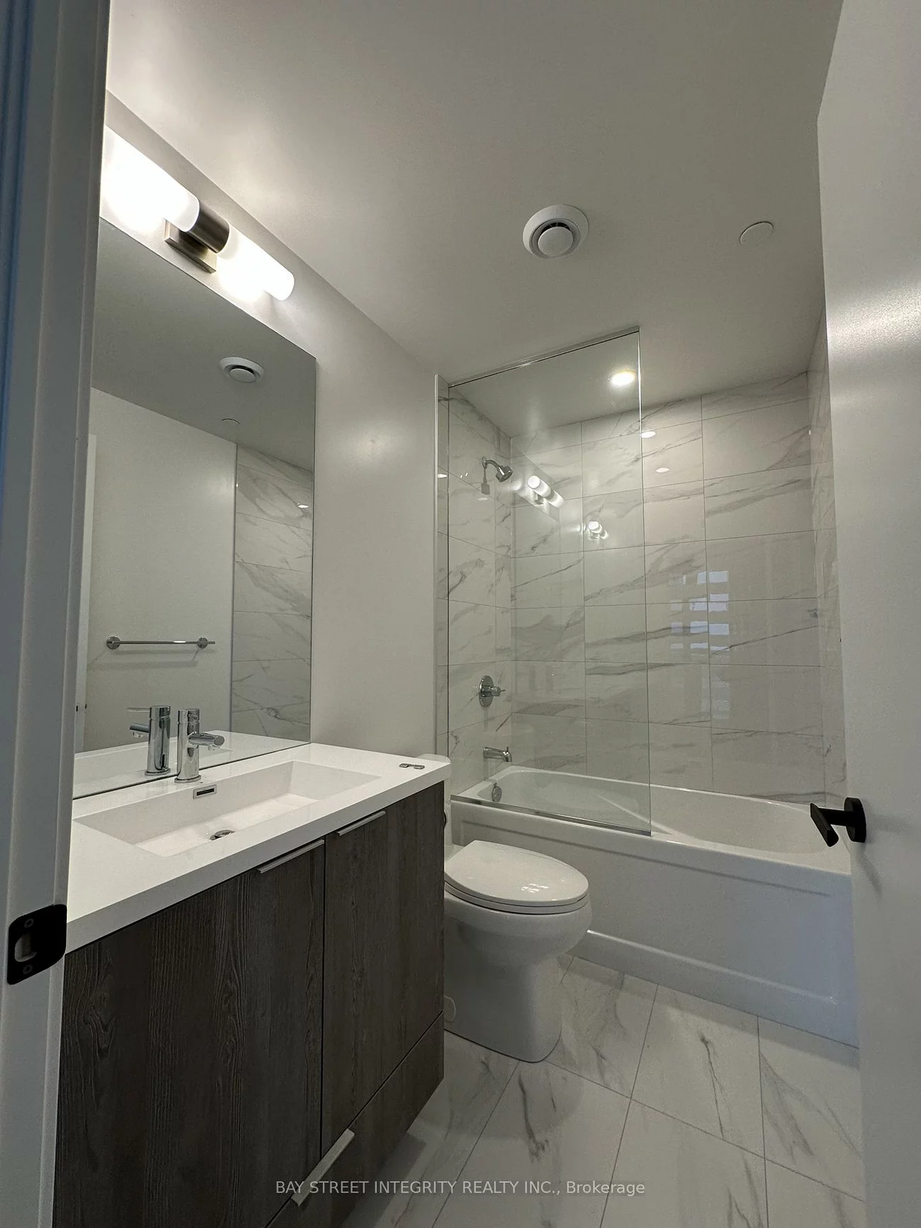 8, Interchange, Vaughan Corporate Centre, Vaughan