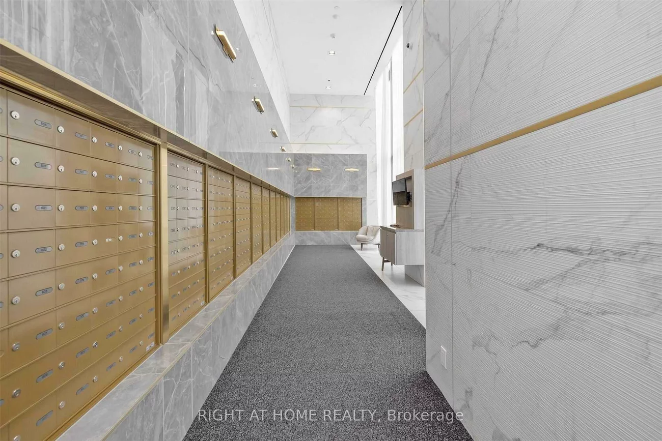 898, Portage, Vaughan Corporate Centre, Vaughan