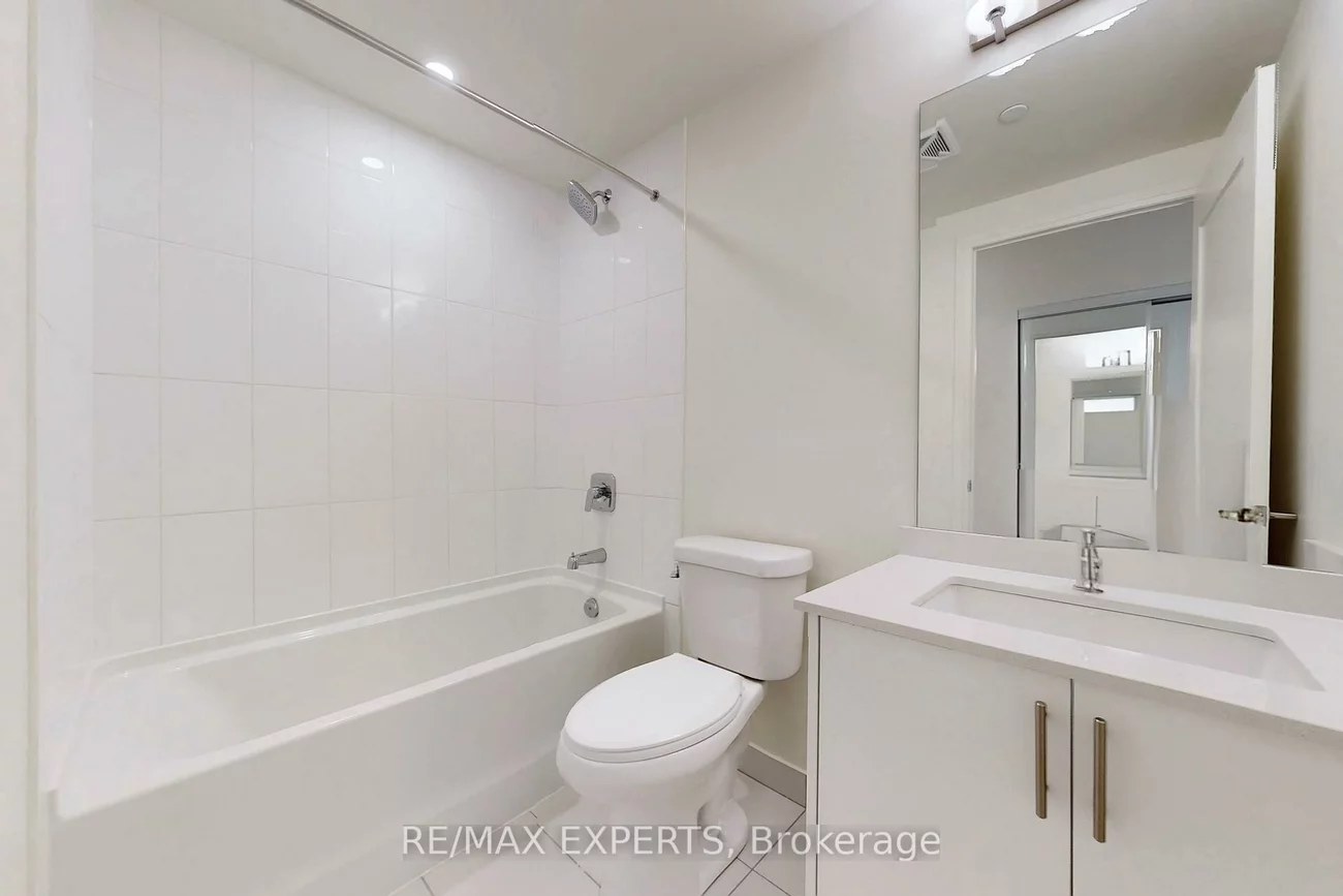 8960, Jane, Vellore Village, Vaughan