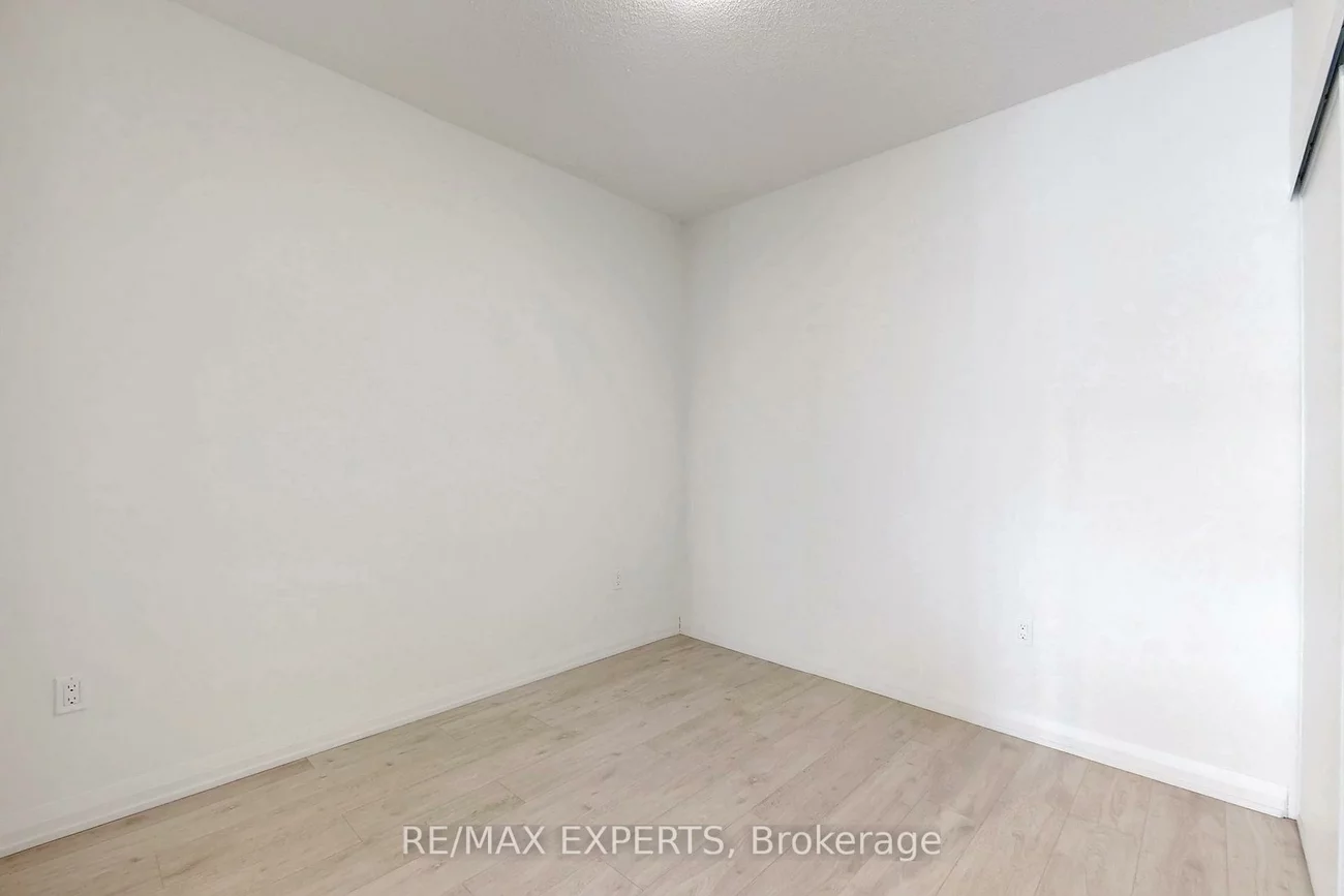 8960, Jane, Vellore Village, Vaughan