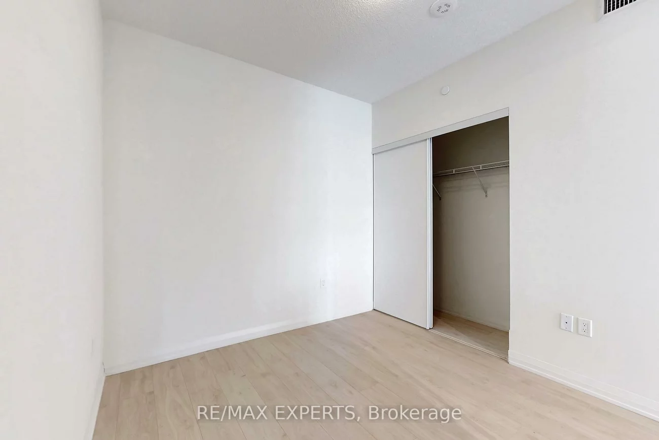 8960, Jane, Vellore Village, Vaughan