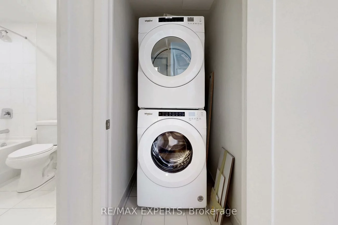 8960, Jane, Vellore Village, Vaughan