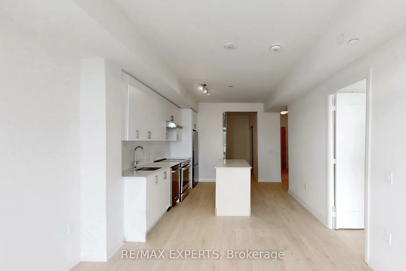 8960, Jane, Vellore Village, Vaughan