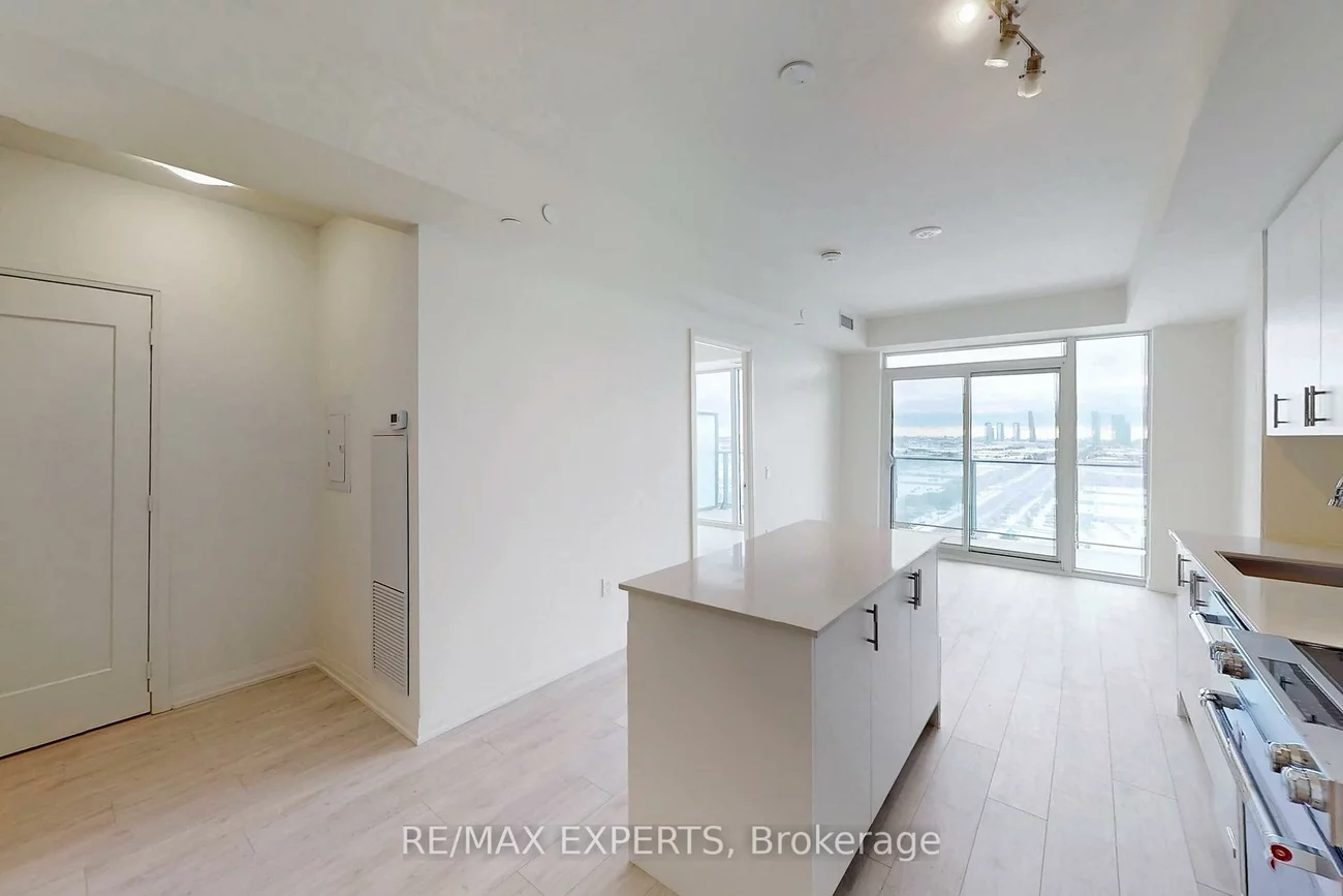 8960, Jane, Vellore Village, Vaughan