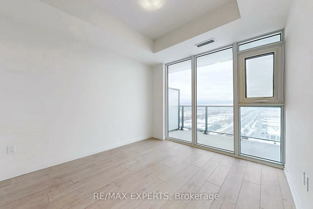 8960, Jane, Vellore Village, Vaughan