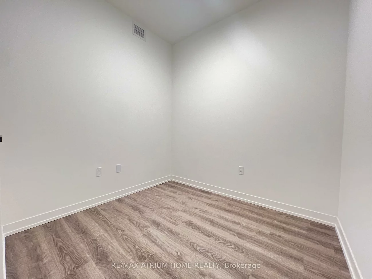 8, Interchange, Vaughan Corporate Centre, Vaughan