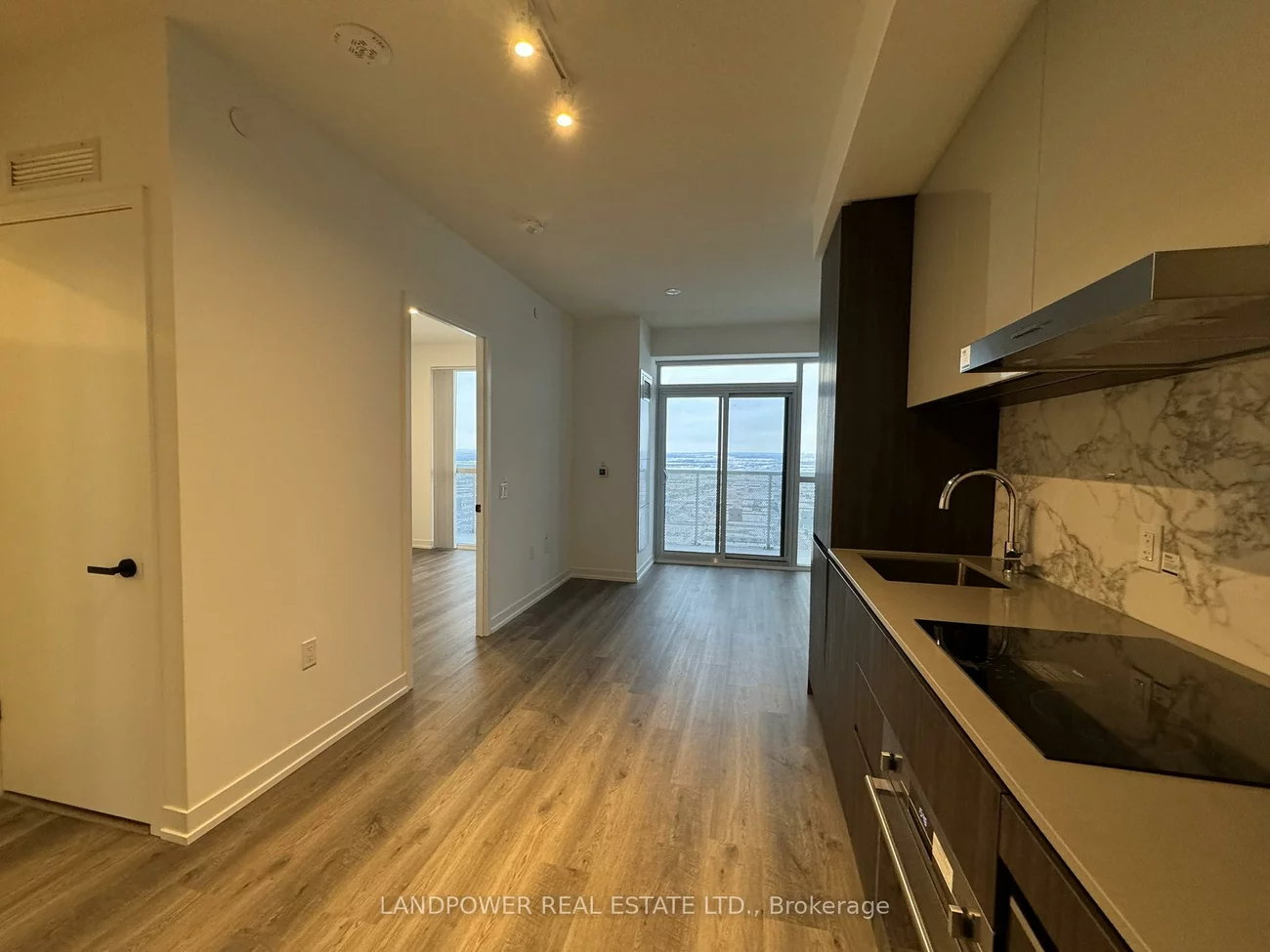 8, Interchange, Vaughan Corporate Centre, Vaughan