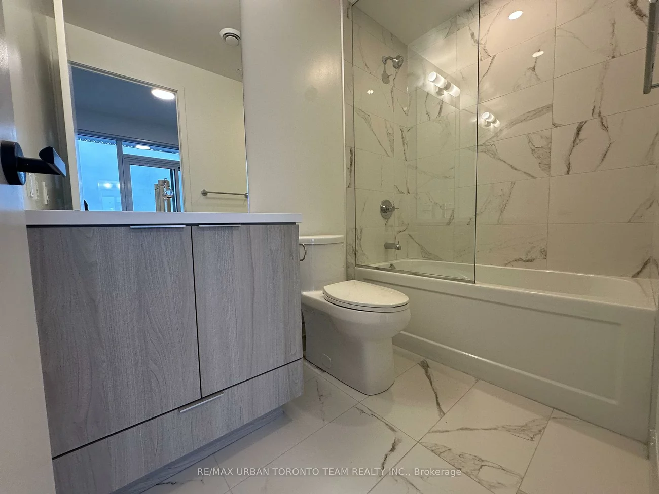 8, Interchange, Vaughan Corporate Centre, Vaughan