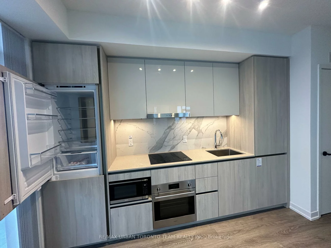 8, Interchange, Vaughan Corporate Centre, Vaughan