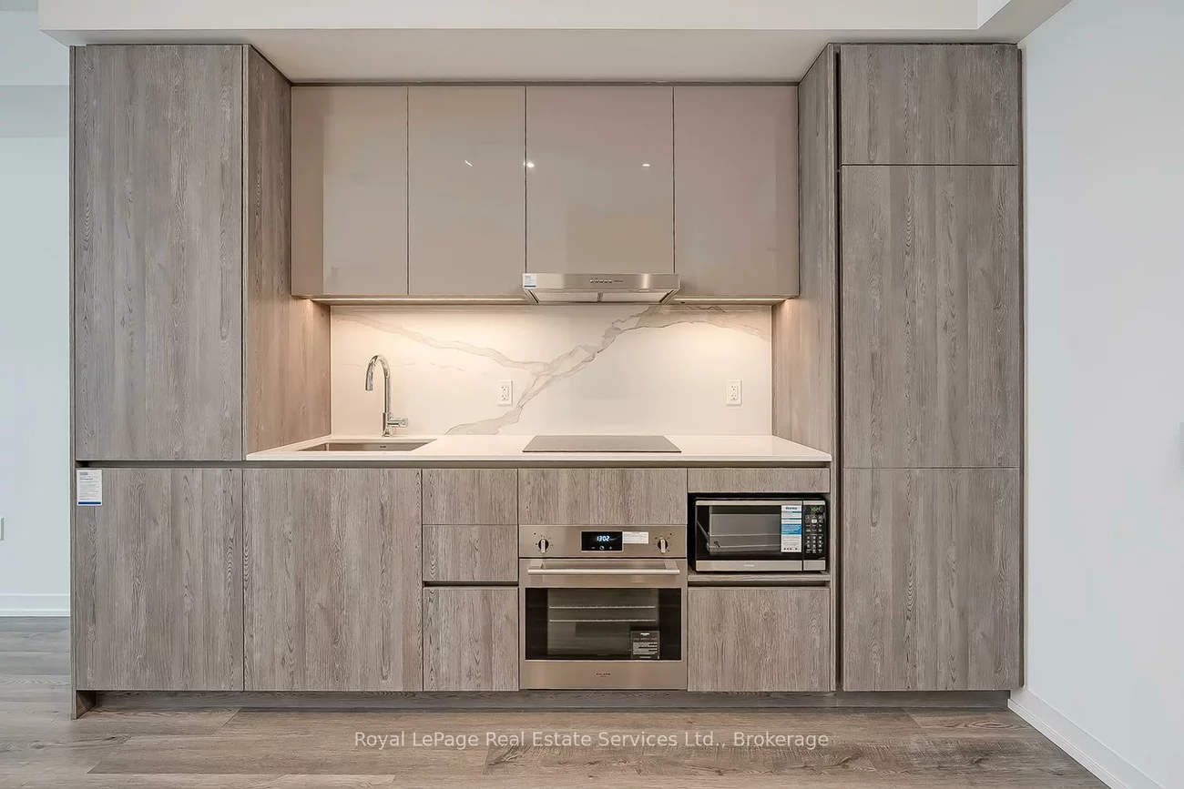 8, Interchange, Vaughan Corporate Centre, Vaughan