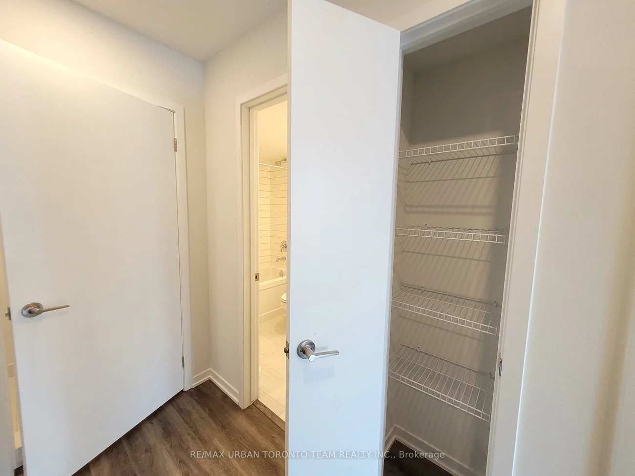 131, Honeycrisp, Vaughan Corporate Centre, Vaughan