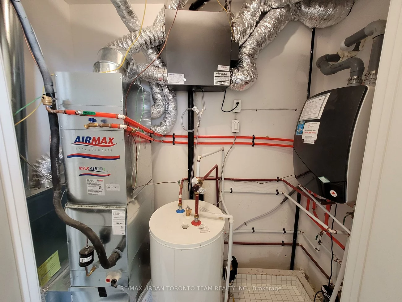 131, Honeycrisp, Vaughan Corporate Centre, Vaughan