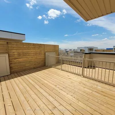 131, Honeycrisp, Vaughan Corporate Centre, Vaughan