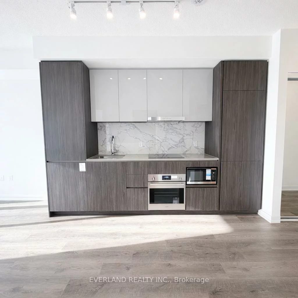 8, INTERCHANGE, Vaughan Corporate Centre, Vaughan