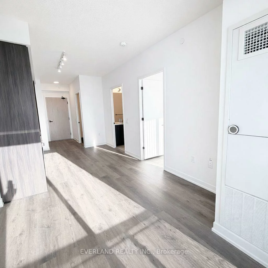 8, INTERCHANGE, Vaughan Corporate Centre, Vaughan