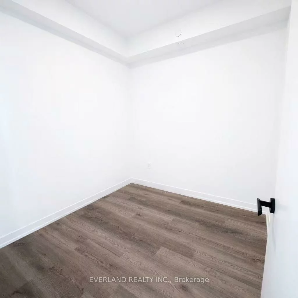 8, INTERCHANGE, Vaughan Corporate Centre, Vaughan