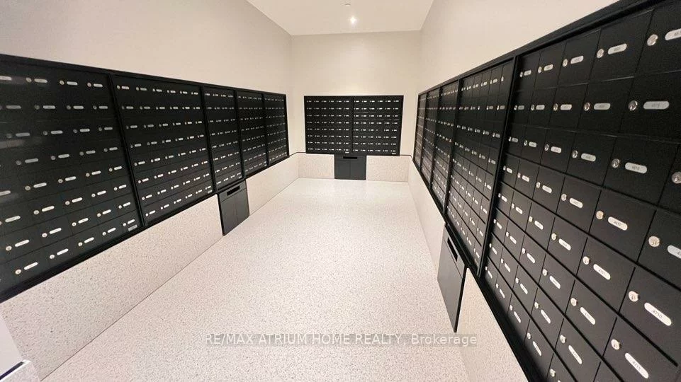 195, Commerce, Vaughan Corporate Centre, Vaughan