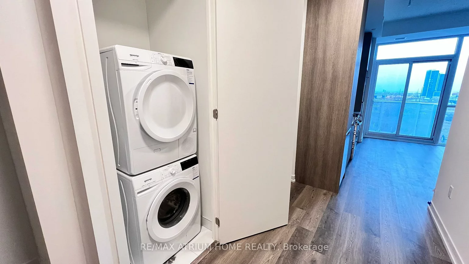 195, Commerce, Vaughan Corporate Centre, Vaughan