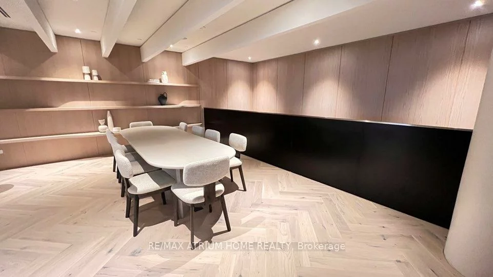 195, Commerce, Vaughan Corporate Centre, Vaughan