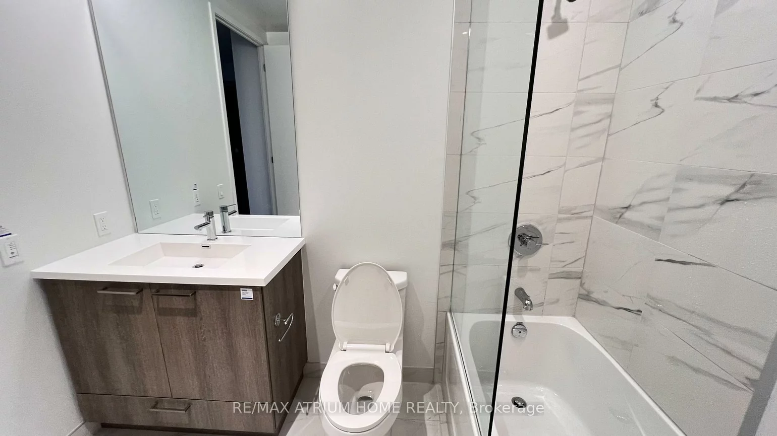 195, Commerce, Vaughan Corporate Centre, Vaughan