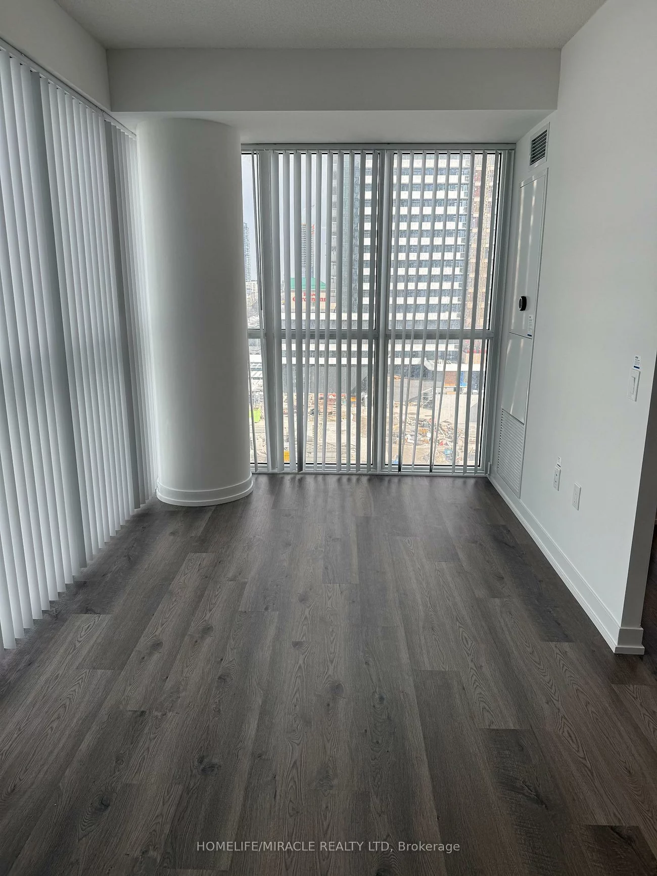 195, Commerce, Vaughan Corporate Centre, Vaughan