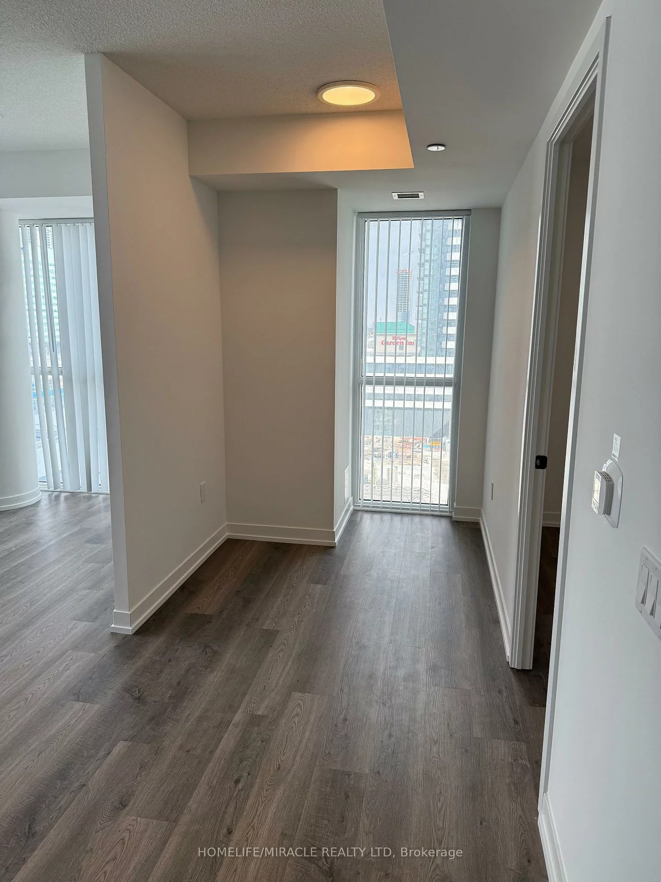 195, Commerce, Vaughan Corporate Centre, Vaughan