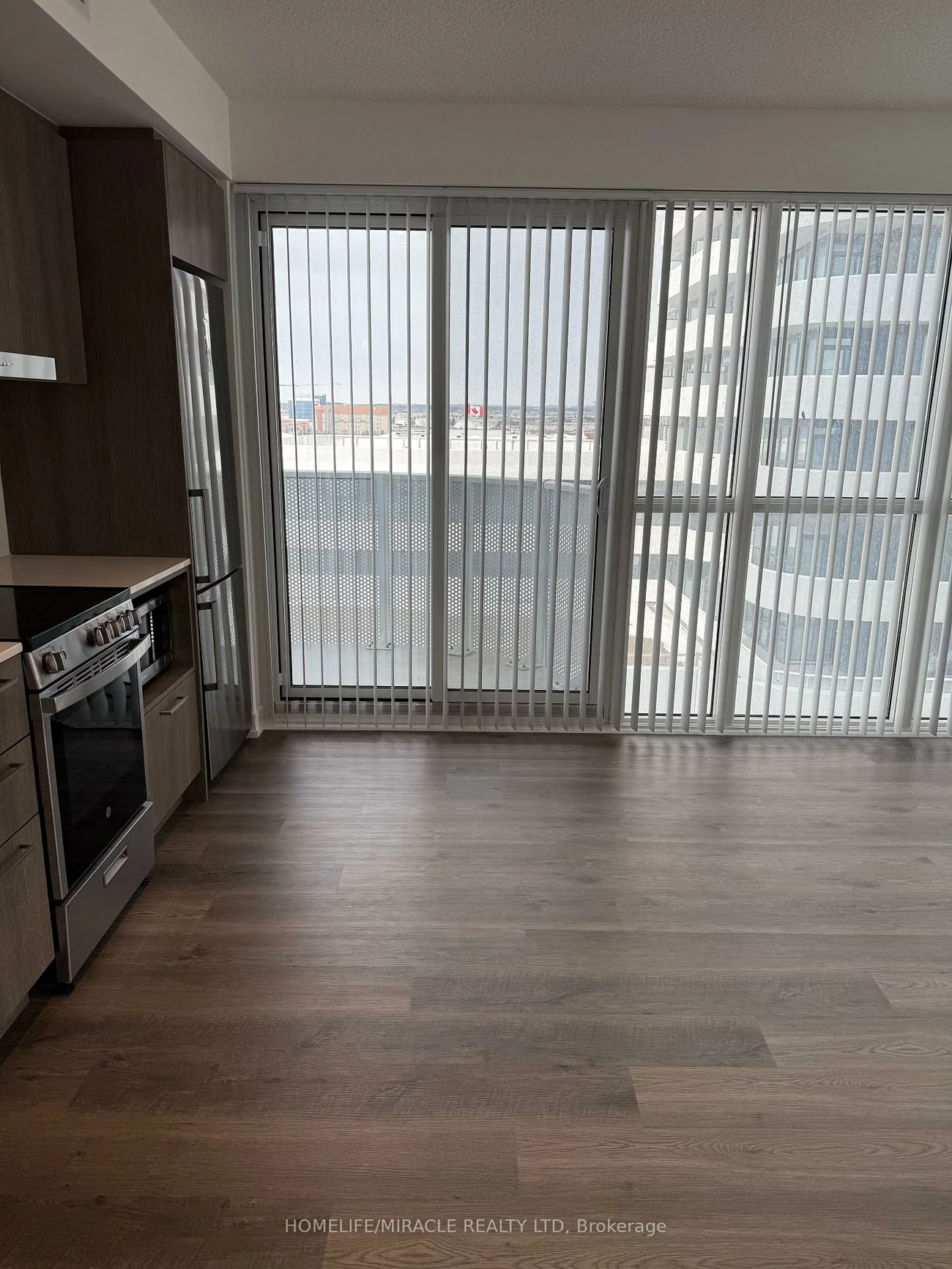 195, Commerce, Vaughan Corporate Centre, Vaughan