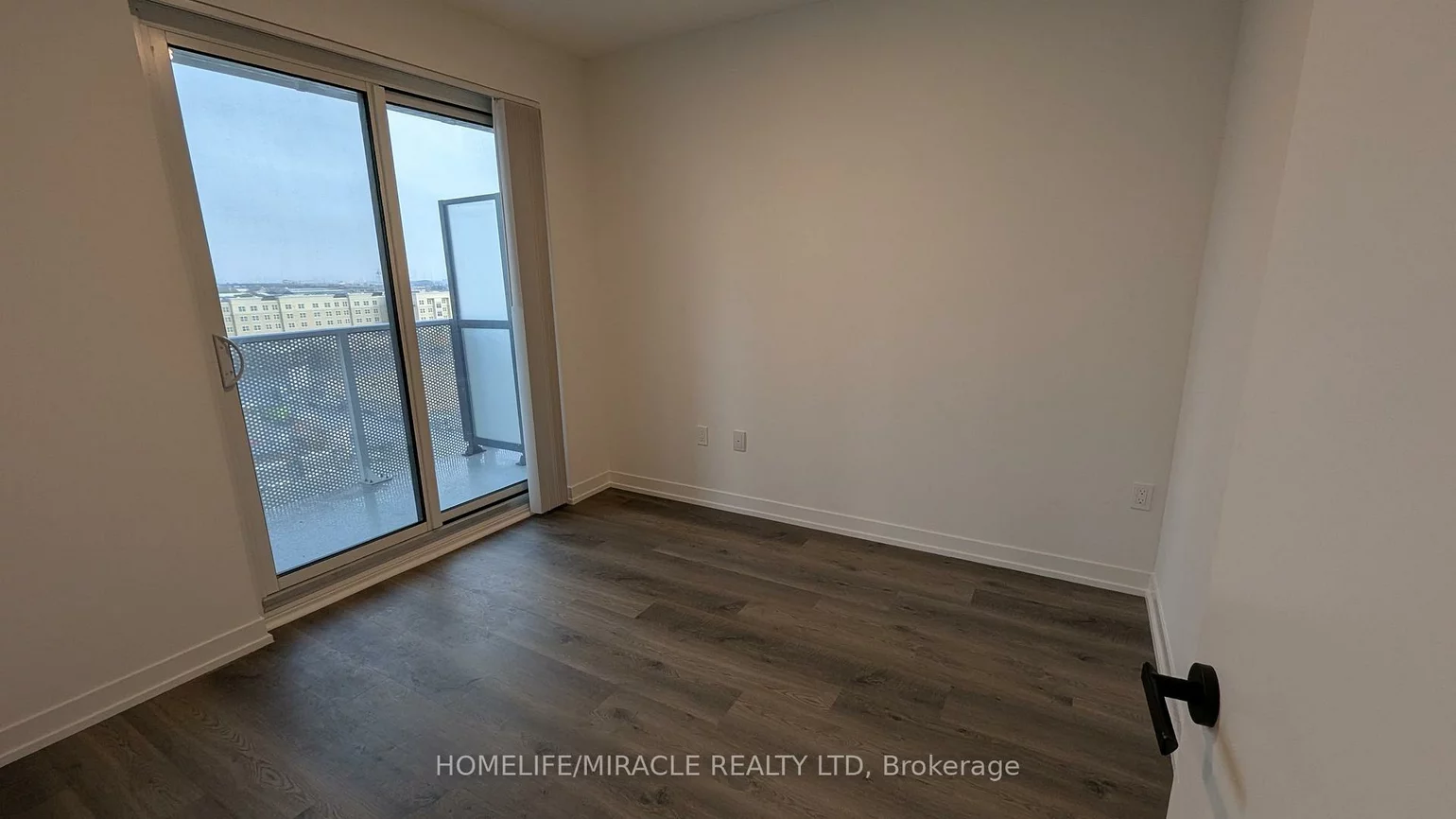 195, Commerce, Vaughan Corporate Centre, Vaughan