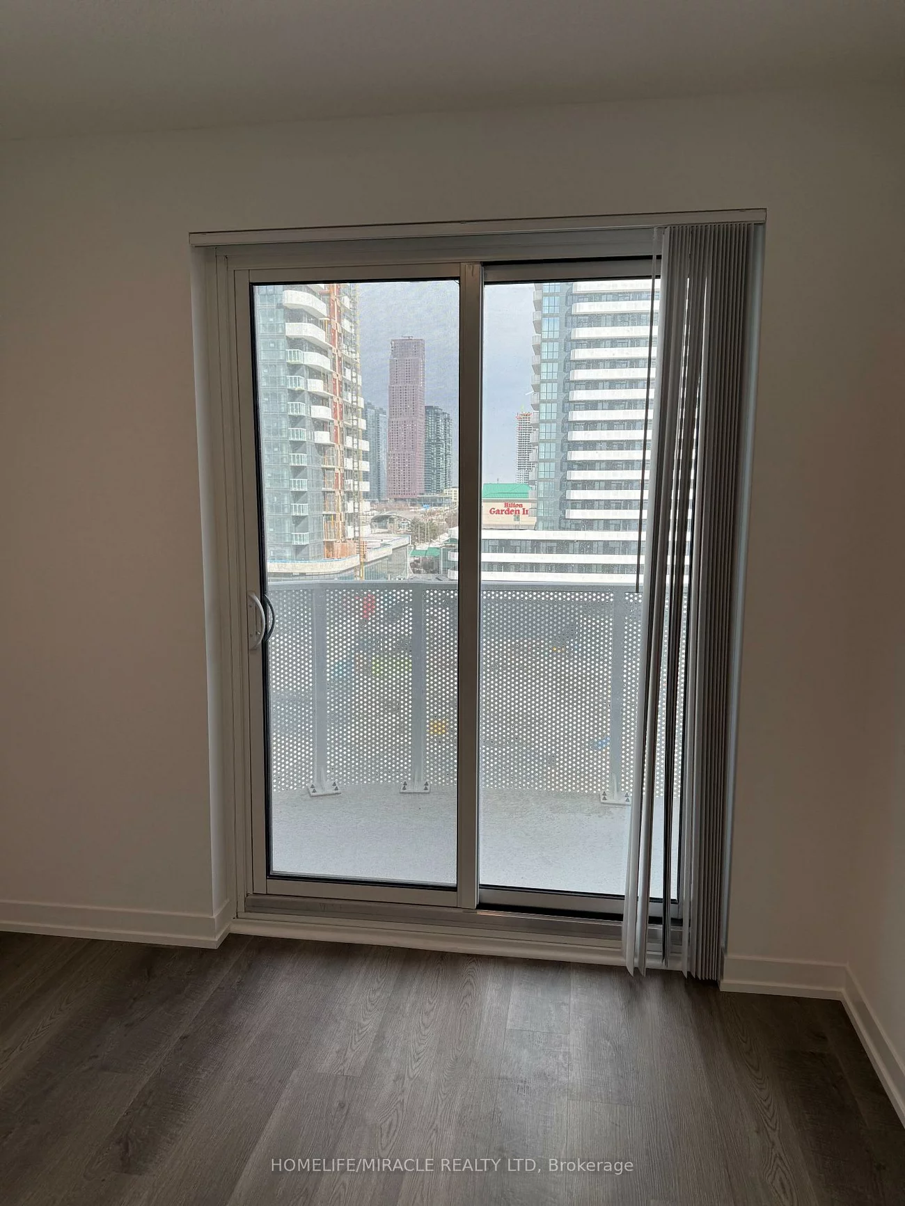 195, Commerce, Vaughan Corporate Centre, Vaughan