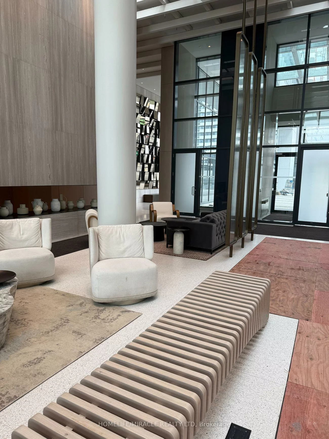 195, Commerce, Vaughan Corporate Centre, Vaughan