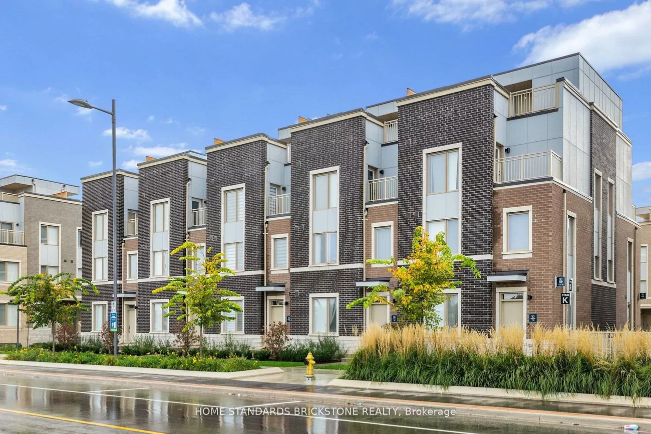 90, Honeycrisp, Vaughan Corporate Centre, Vaughan