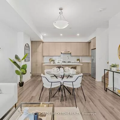 90, Honeycrisp, Vaughan Corporate Centre, Vaughan